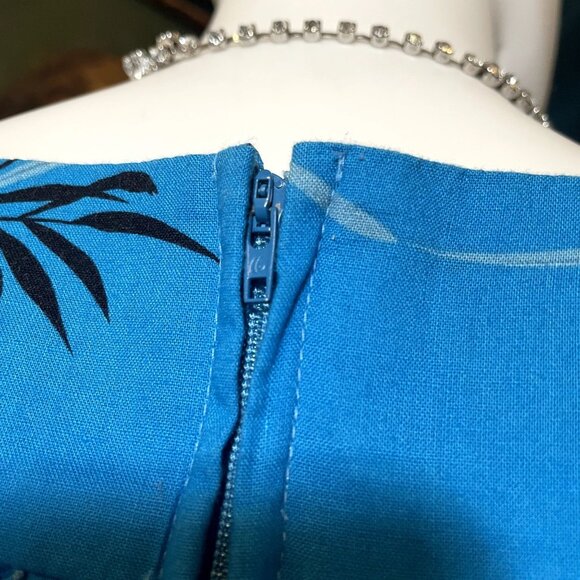 80s Vintage Royal Palm Blue and Purple Bird of Paradise Hawaiian Floral Dress S - Picture 4 of 5